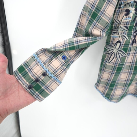 Driftwood "Lana" Pearl Snap Button Plaid Shirt Long Sleeve Embroidered Floral - Picture 7 of 16